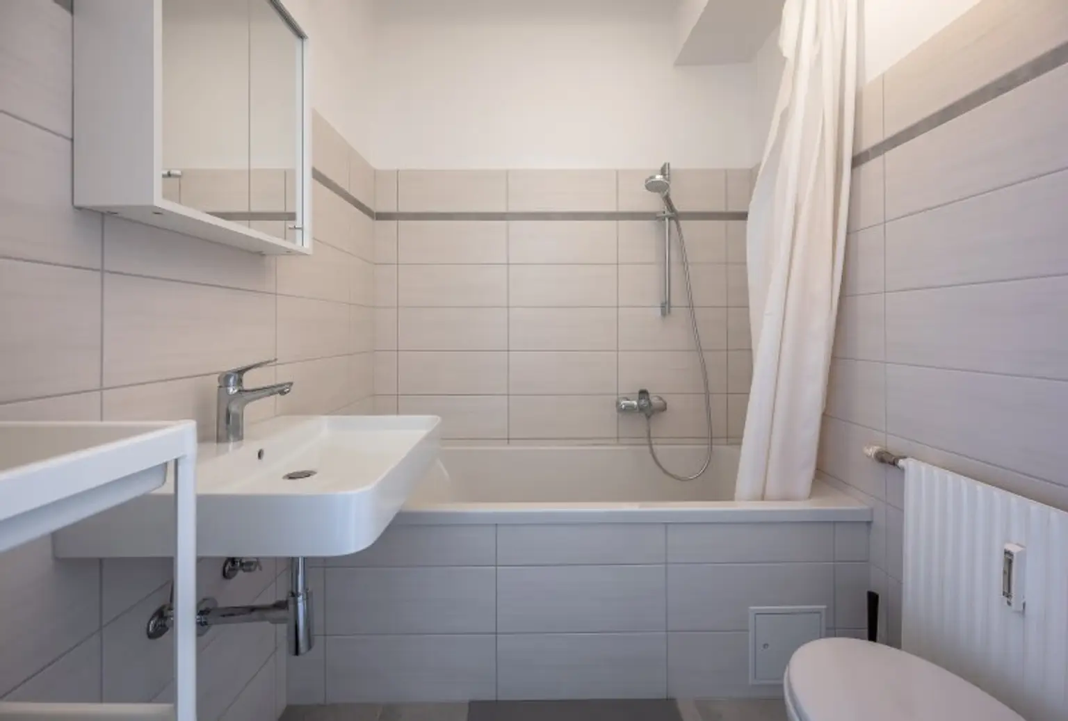 Short-term apartment located in Pratercottage, 2-6 months, fully furnished, 10 min to the 1st district