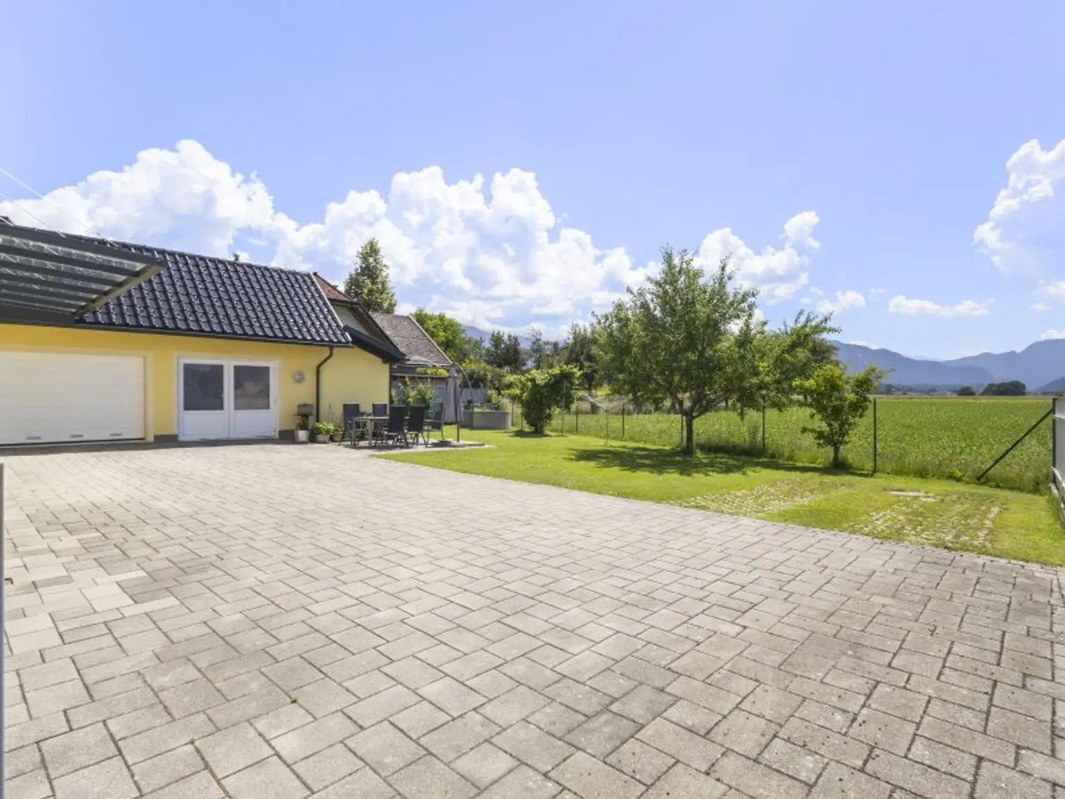 Tolles und schönes 150m² Einfamilienhaus mit Garage und Nebengebäude in Eberndorf