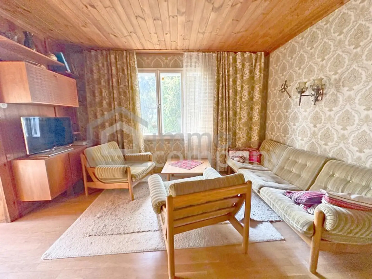 Uriges Landhaus - Traumlage - plus  Pool - Grundfläche 1.594 m² - Renovierung und Schönheitsreparaturen sind erforderlich, dennoch sofort beziehbar!