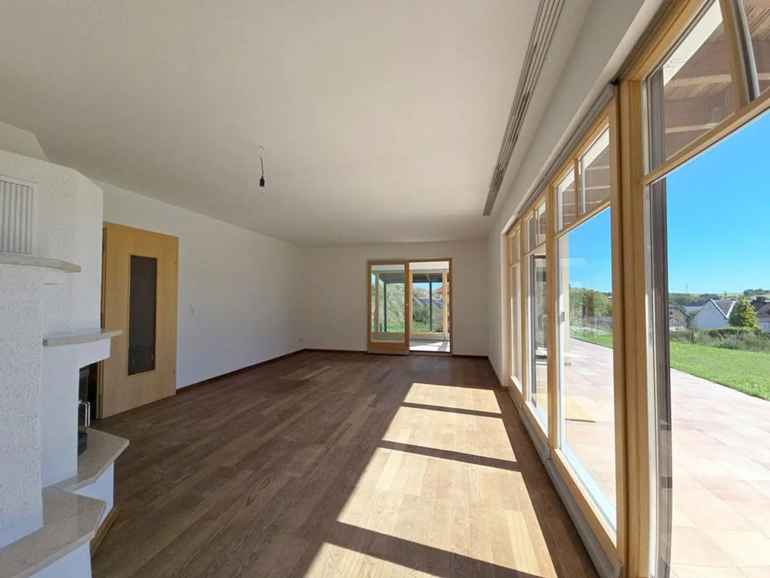 3701 Großwiesendorf/bei Großweikersdorf: Wunderschönes Einfamilienhaus mit Wohnkeller, Doppelgarage und Weinröhre