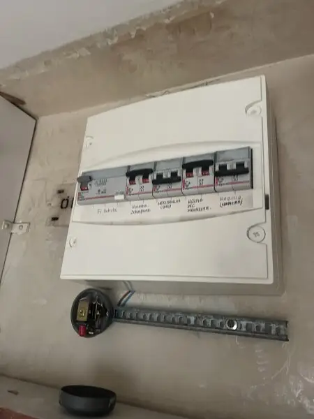2,5 Zimmer Eigentum in saniertem Haus (U1 Nähe)