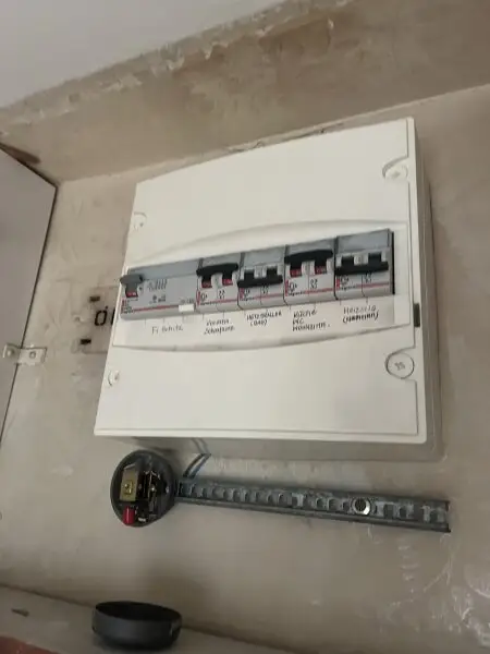 2,5 Zimmer Eigentum in saniertem Haus (U1 Nähe)