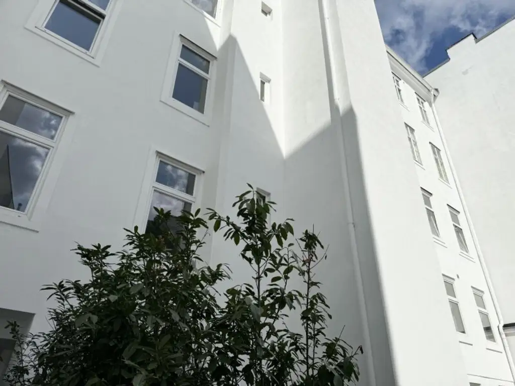 Citynah & modern: sanierte & helle 2-Zimmer-Wohnung in Bestlage zur Mariahilfer Straße