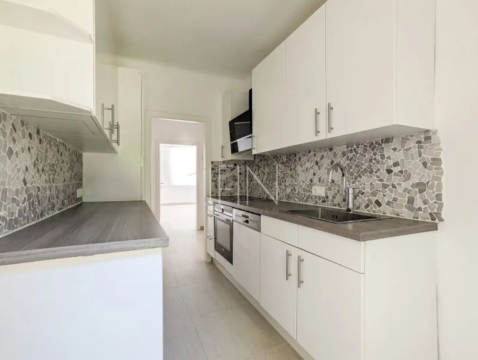 1230 Wien-Mauer: Gartenwohnung mit Pool & 3 Zimmern - sofort bezugsbereit
