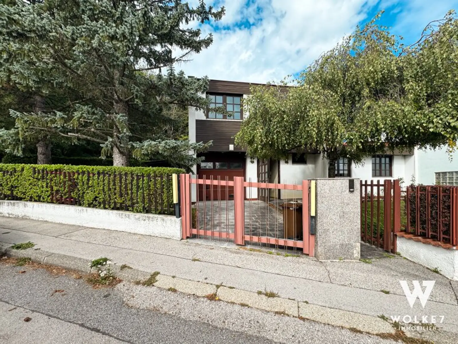 Sanierungsjuwel vor den Toren Wiens: Gießhübl | Absolute Ruhe | Großzügiger Garten | Pool | Sauna