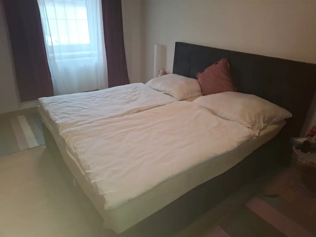 Möblierte 2-Zimmer-Wohnung im Erdgeschoß eines Wohnhauses im Zentrum von Bruck/Mur zu mieten !