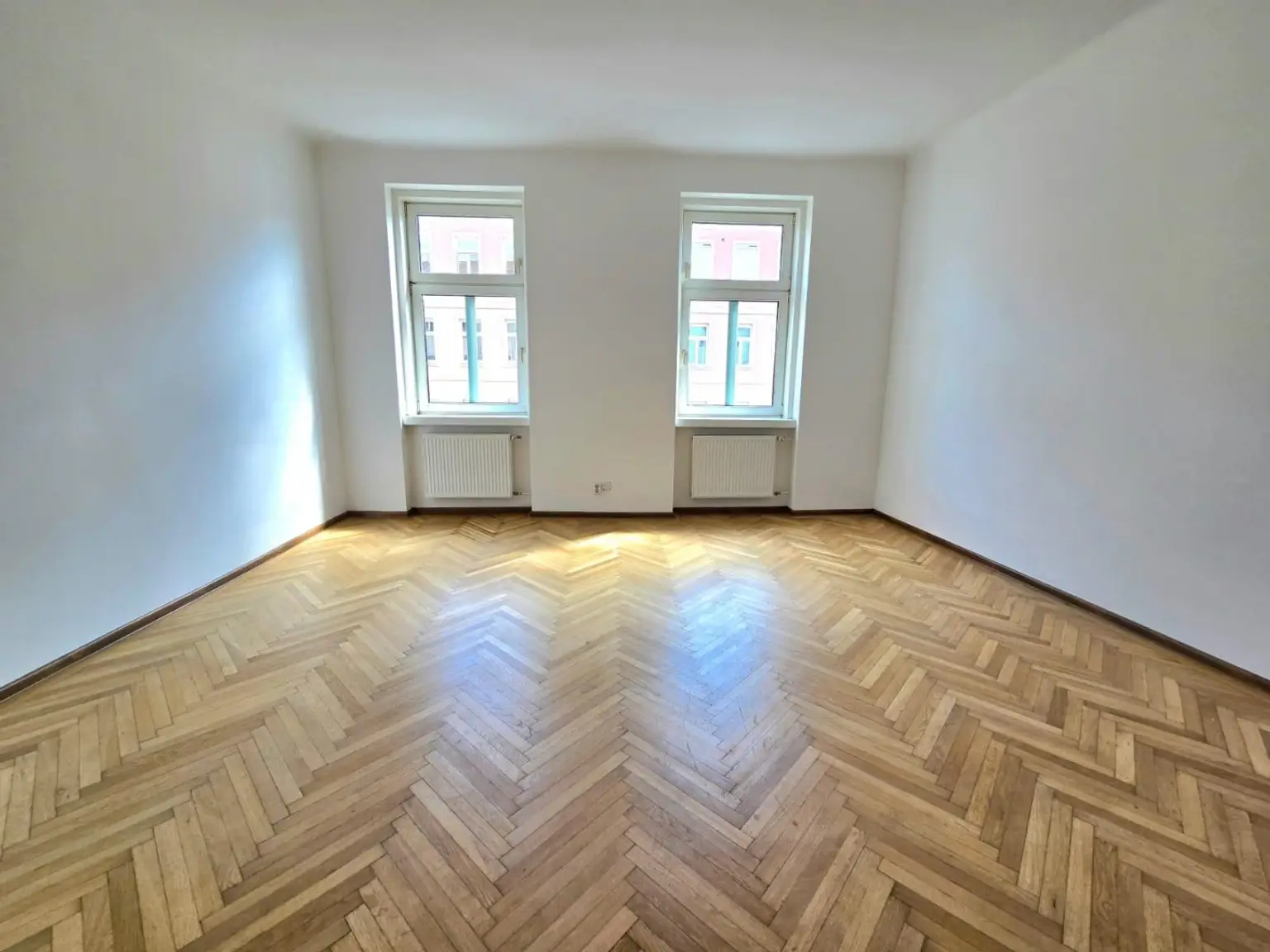 Stilvolles Wohnen in einem klassischen Altbau – nur 4 Minuten bis zur U1!