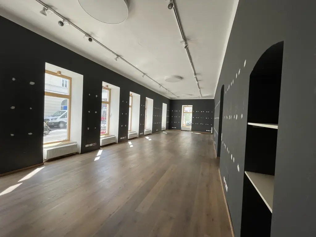Geschäftslokal, Showroom oder Büro beim Zentaplatz