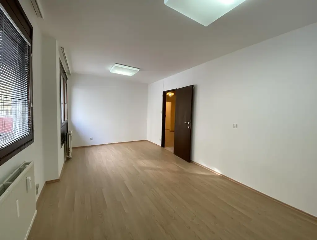 Loggia-Familien-Wohnung nahe U6 und Brunnenmarkt