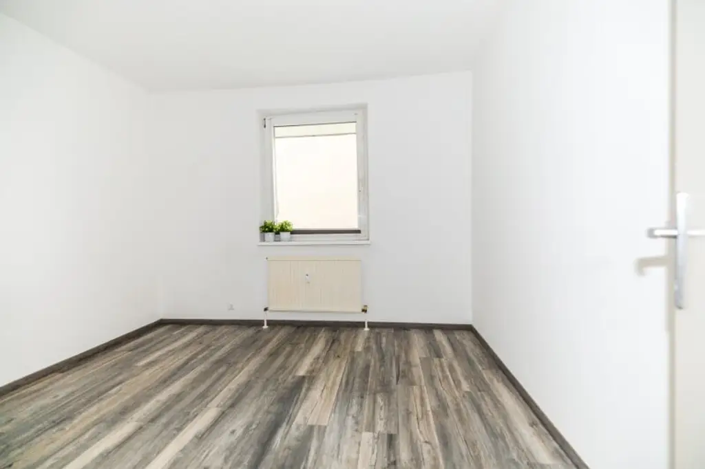 PROVISIONSFREI I LOGGIA I HELLE RÄUME I RUHELAGE I LIFT I ZENTRALE LAGE I EINBAUKÜCHE I FAMILIENFREUNDLICH I PROJEKT WOHNEN I