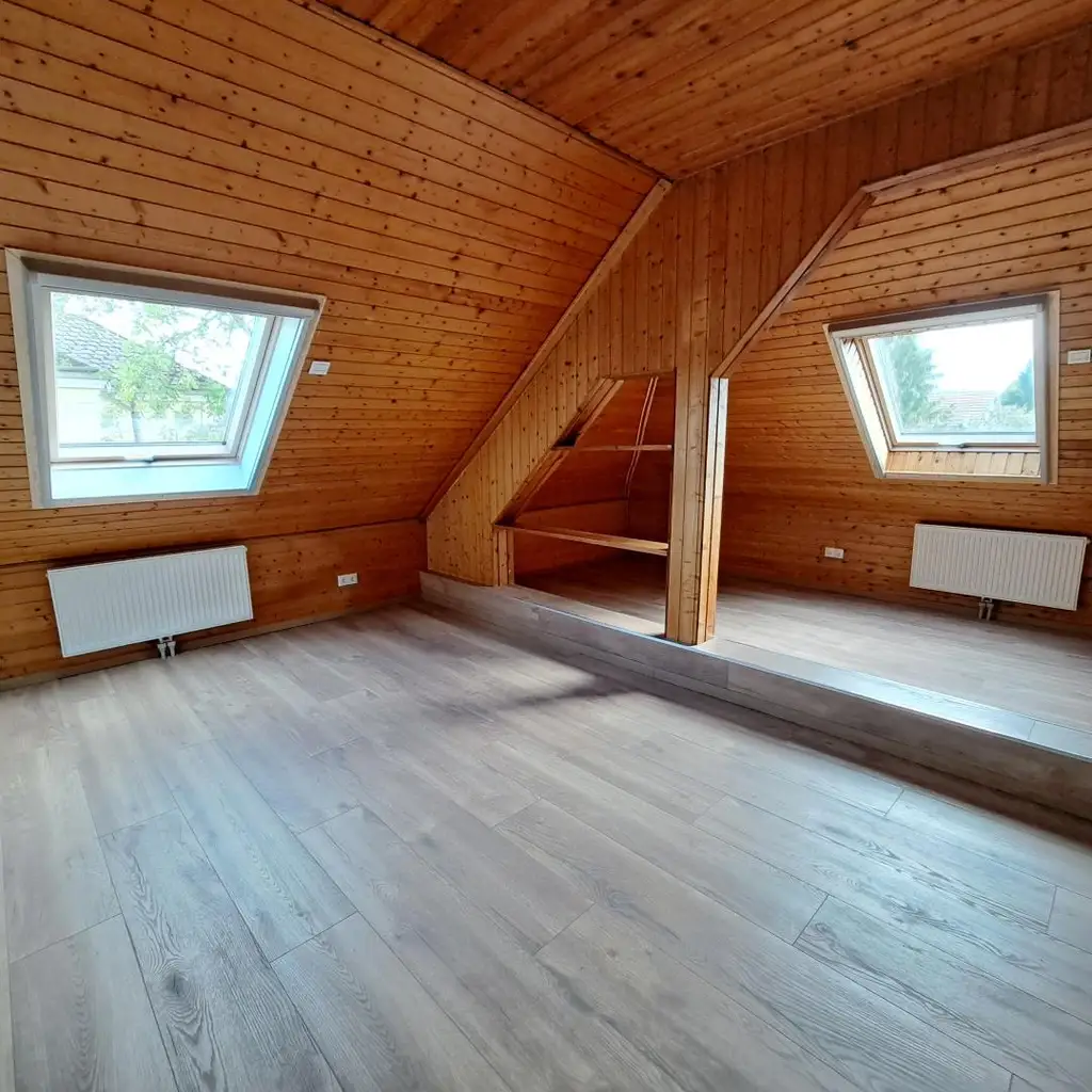 PROVISIONSFREI! Dachgeschosswohnung mit Terrasse - Eigengarten möglich!