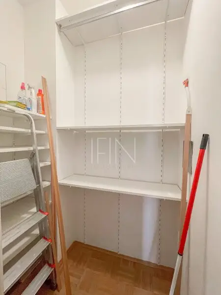 Schöne 2-Zimmer-Wohnung mit Garage in U-Bahn Nähe