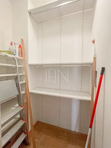 Schöne 2-Zimmer-Wohnung mit Garage in U-Bahn Nähe