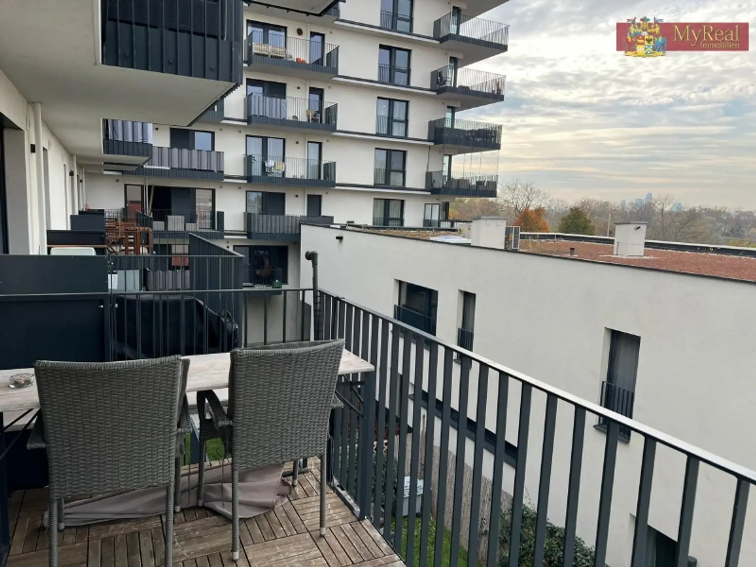 Sehr schöne Vorsorgewohnung mit 2 großen Balkons in der Donaustadt