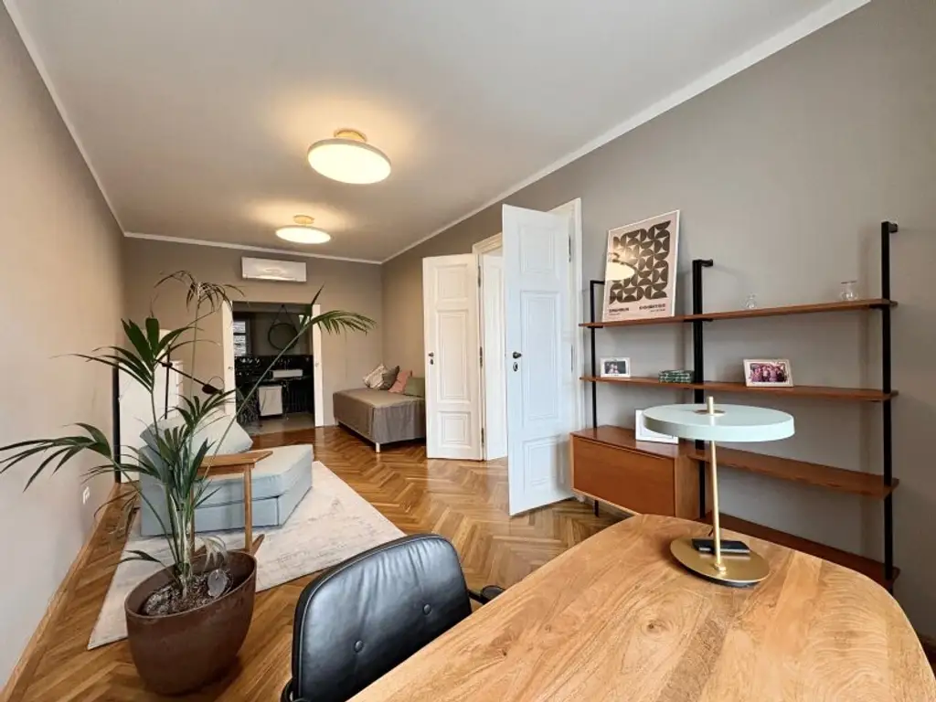 TRAUMHAFTE KLIMATISIERTE ALTBAUWOHNUNG MIT 2 BÄDERN UND BALKON - MÖBEL OPTIONAL