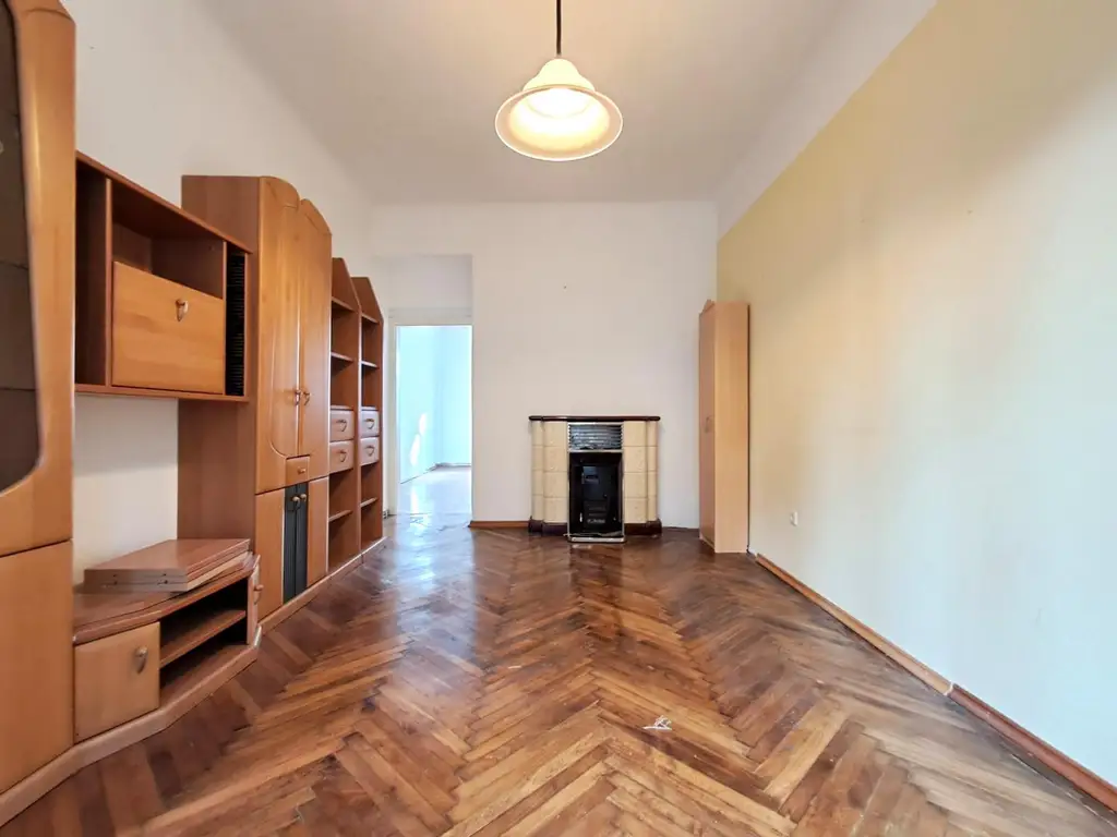 Altbau-Charme mit Potenzial – 4 Zimmer in Wien-Penzing
