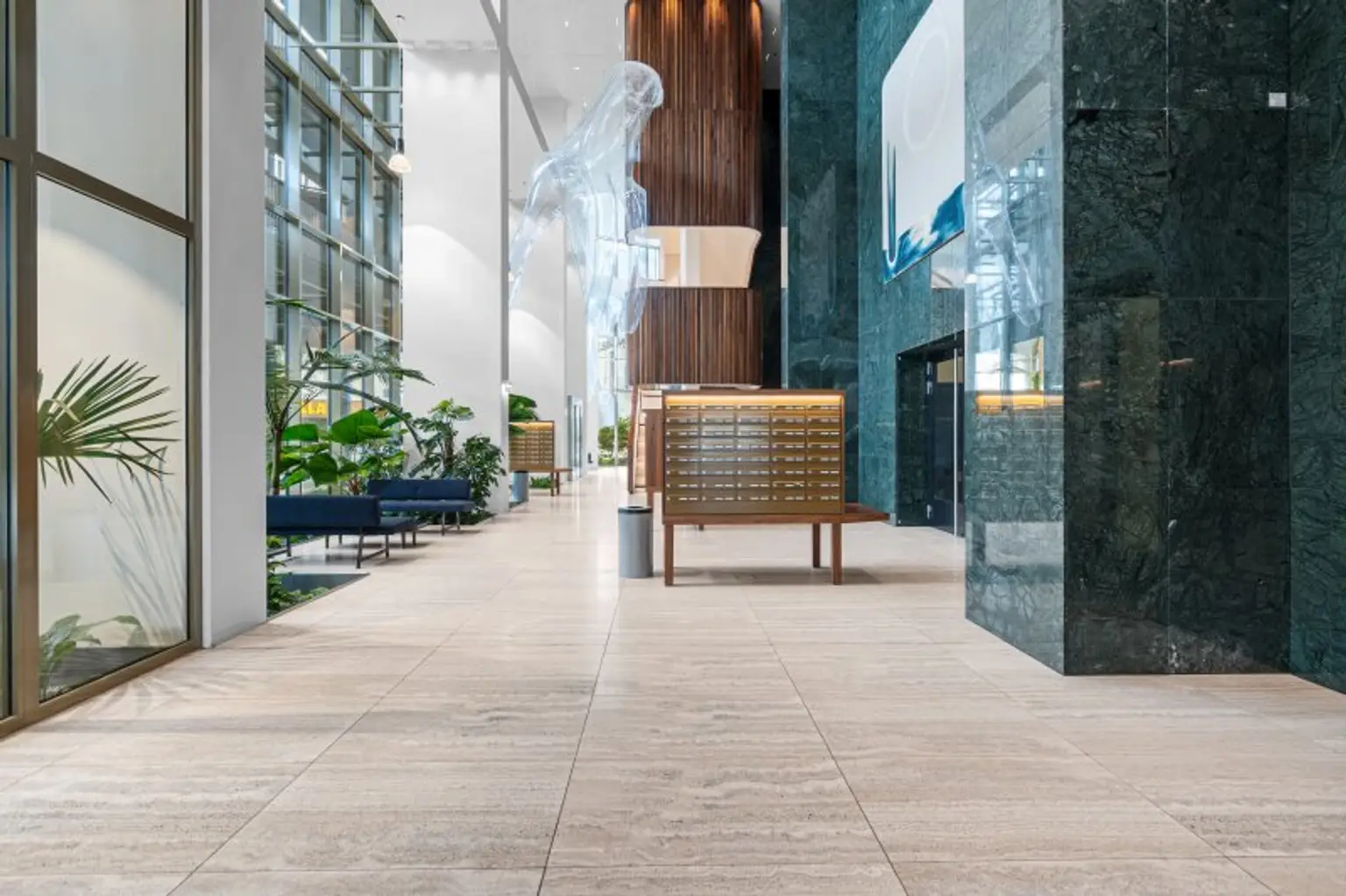 Modernes Wohnen über den Dächern Wiens – stilvolle Neubauwohnung mit Loggia im 18. Stock des Helio Towers