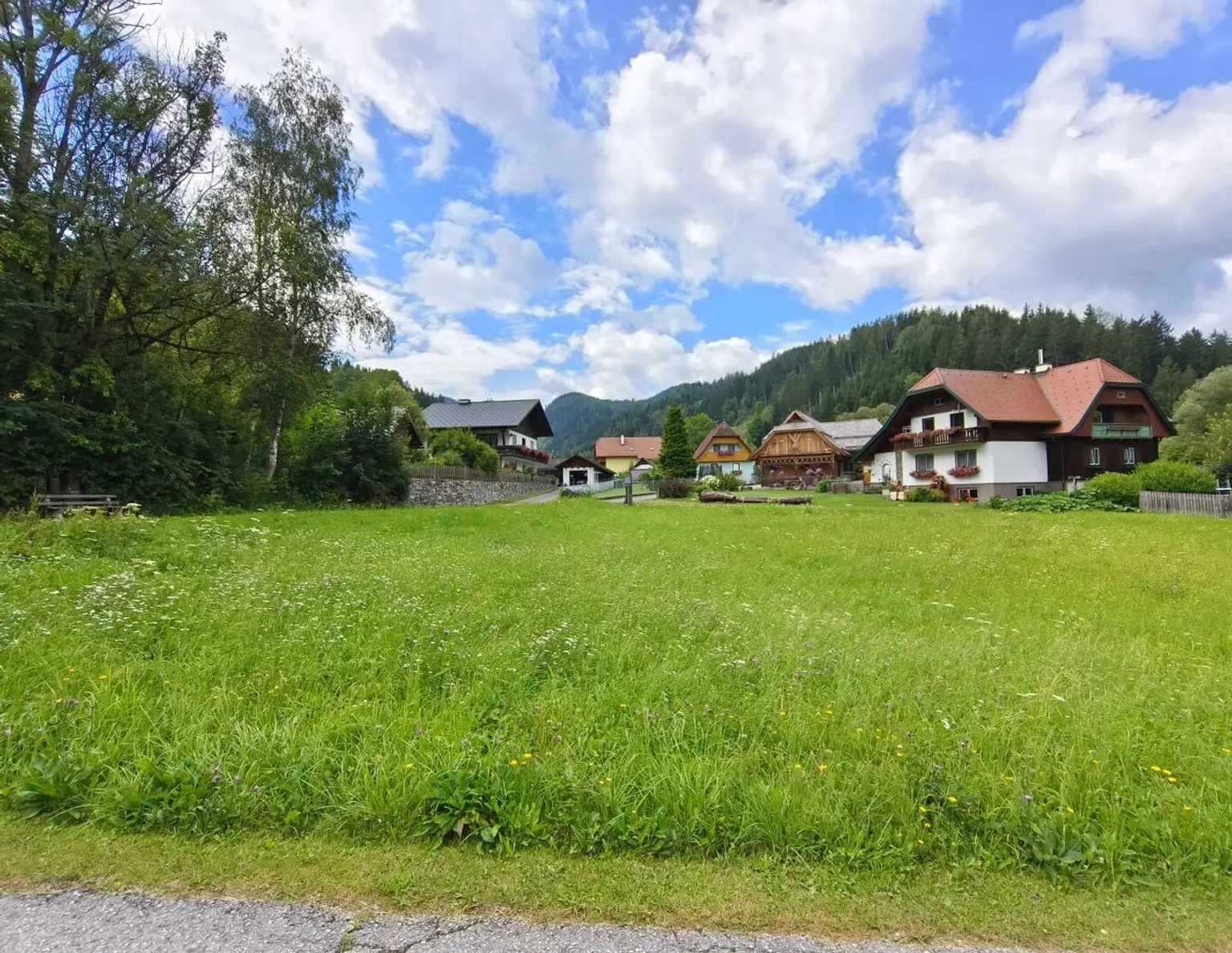 Traumhaftes Grundstück in Etmißl zu Verkaufen - Provisionsfrei für die Käufer!