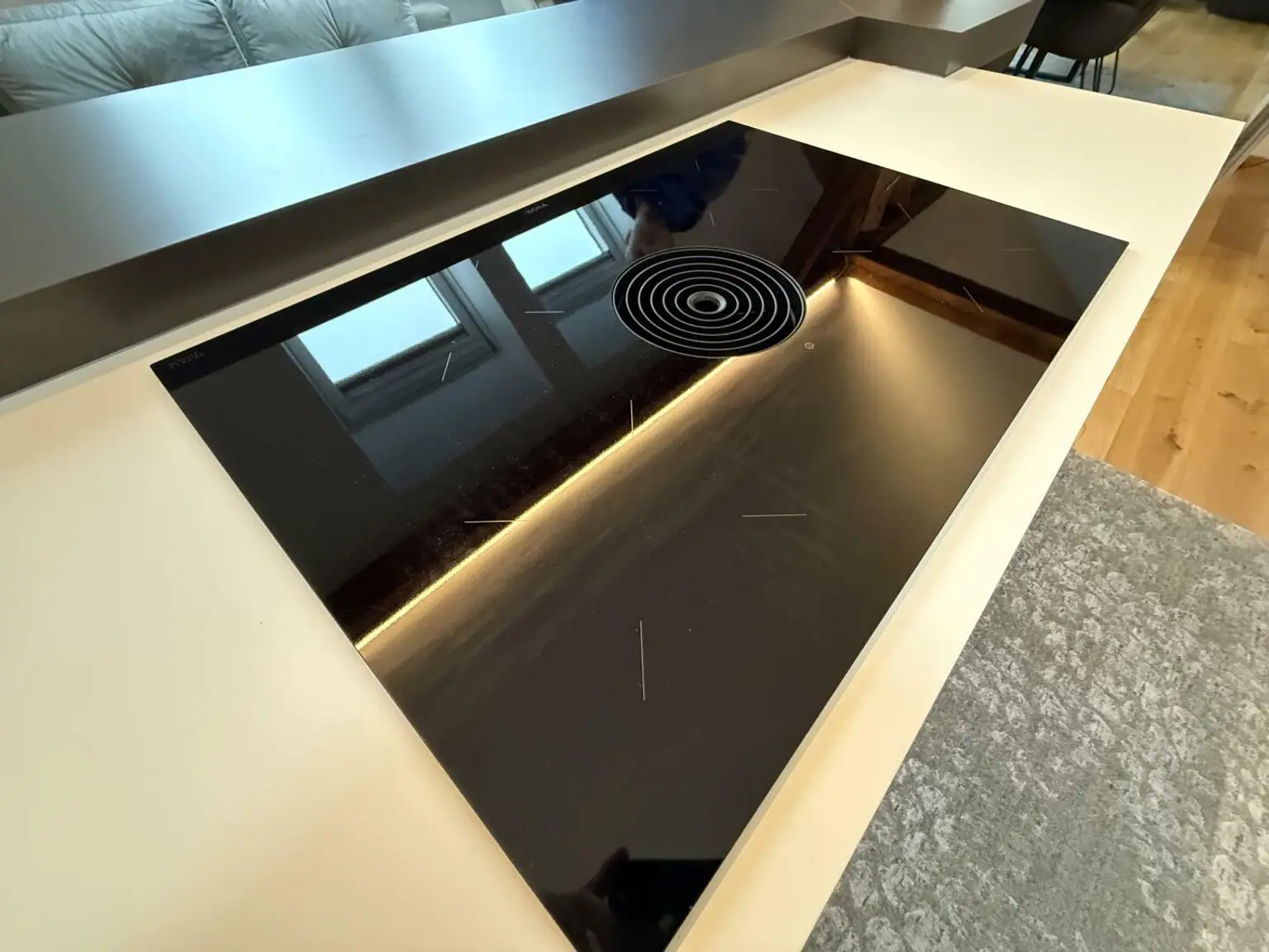 Seltene Gelegenheit! Hochwertige, offen geschnittene Wohnung mit Uhrturm-Blick