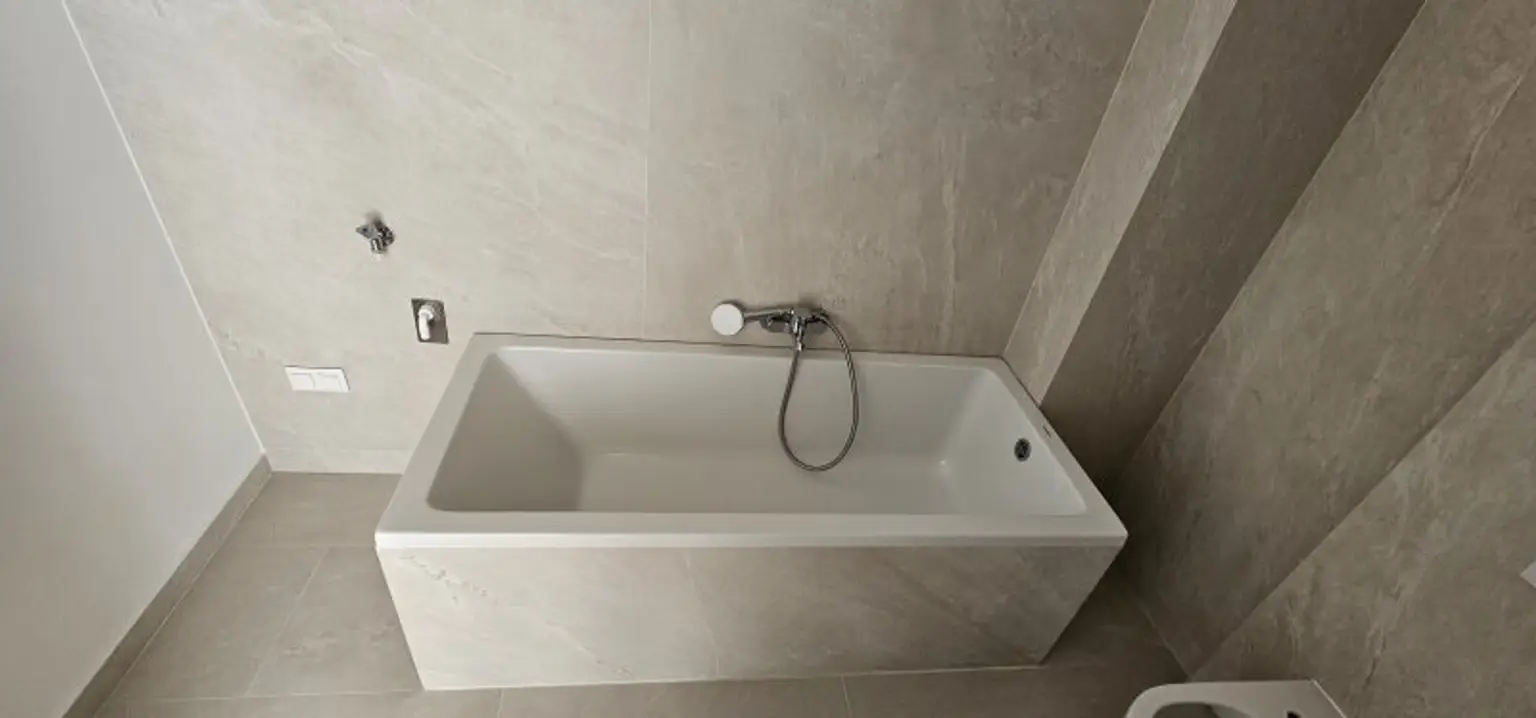 Erstbezug in Bestlage – sichern Sie sich Ihr Stück Baden, bevor es alle wollen! - Nur 5 Gehminuten zum Hauptplatz – ruhige Neubauwohnung im 1. Obergeschoss