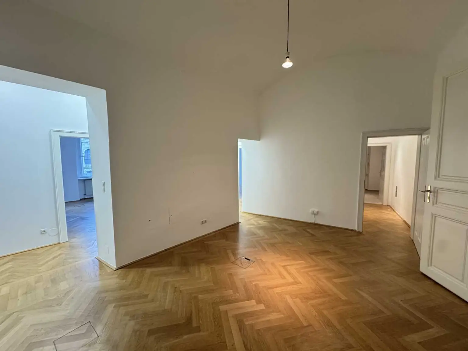 Top Bürofläche gegenüber dem Museumsquartier!