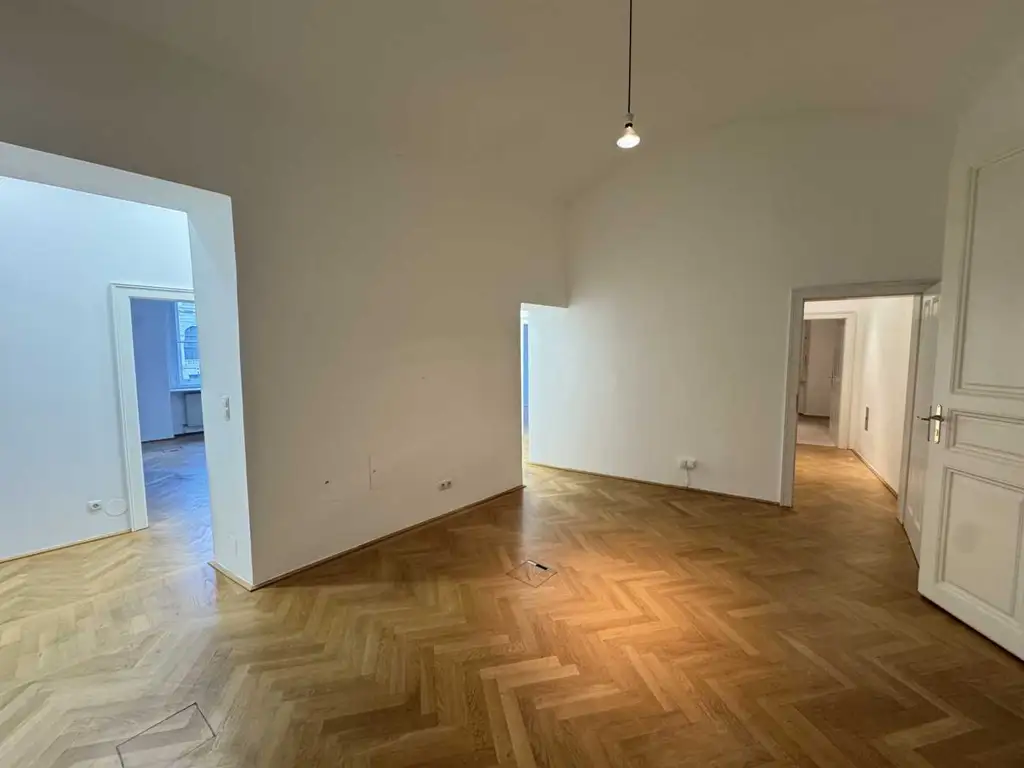 Top Bürofläche gegenüber dem Museumsquartier!