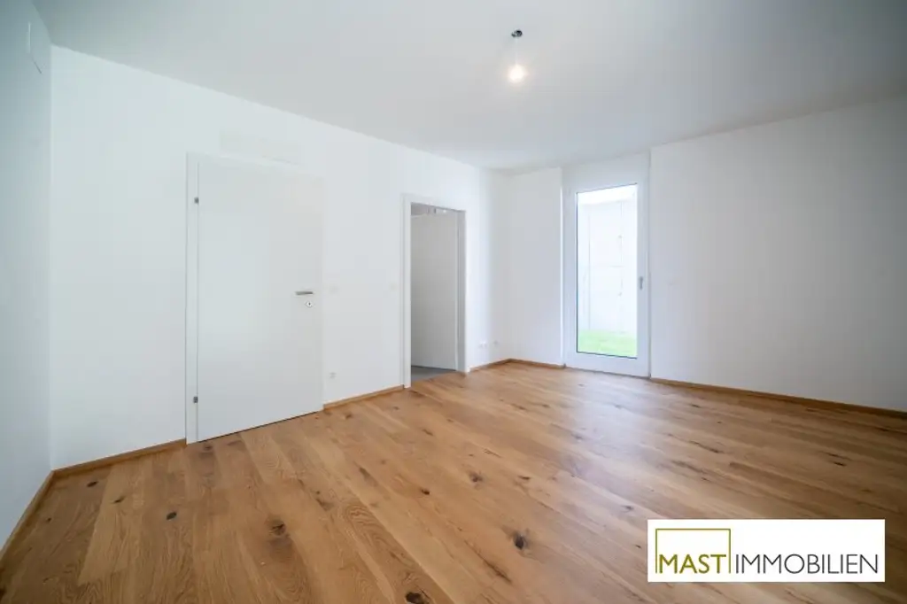 *Sommer 2025* Gartenwohnung mit 90 qm Freifläche!