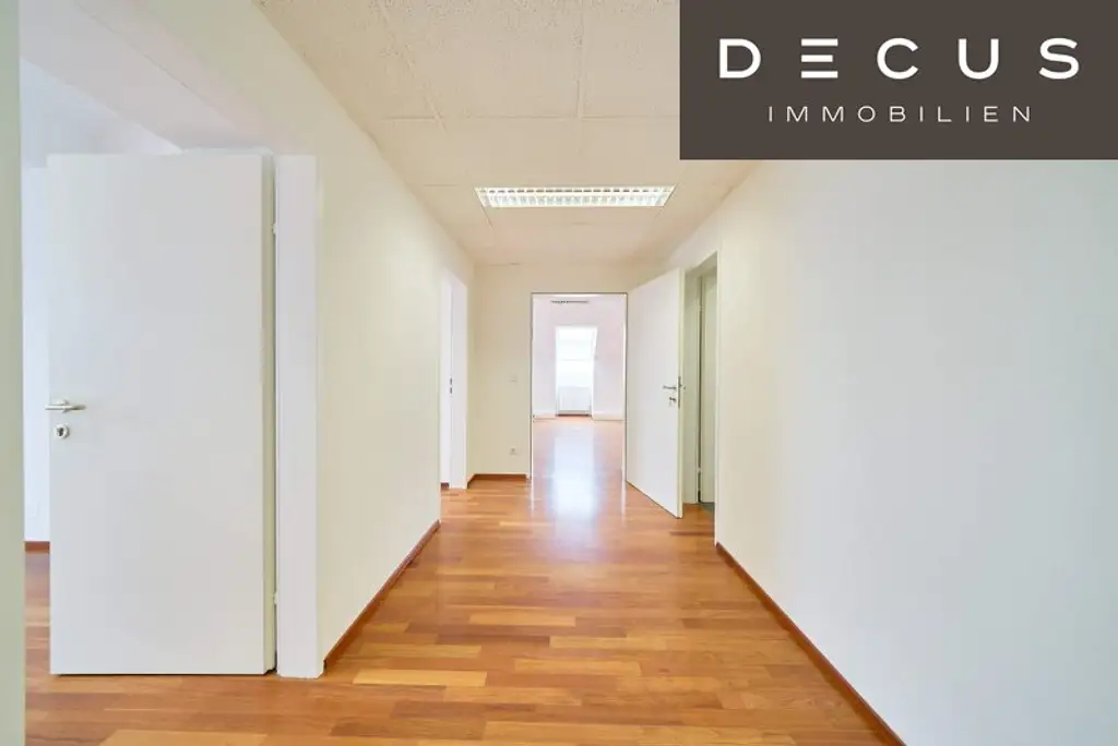 + + + NUSSDORFER PLATZ + + + hochwertiges 5-Raum-Büro + + + gekühlt + + +