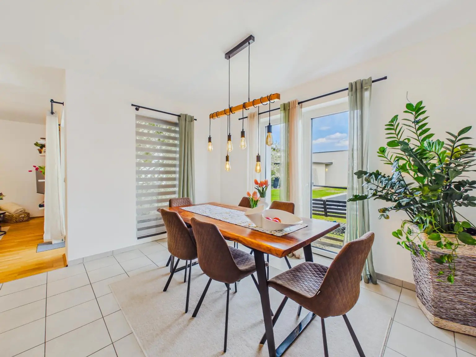 Wohn- und Essbereich 10