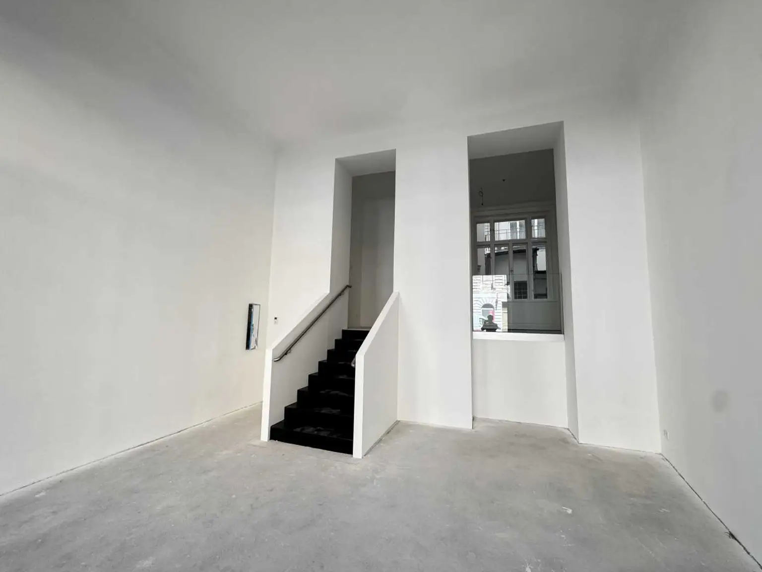 Moderne Geschäftsflächen im Edelrohbau zu mieten!