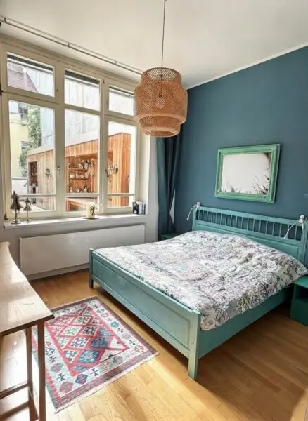 Elternschlafzimmer mit Gartenblick