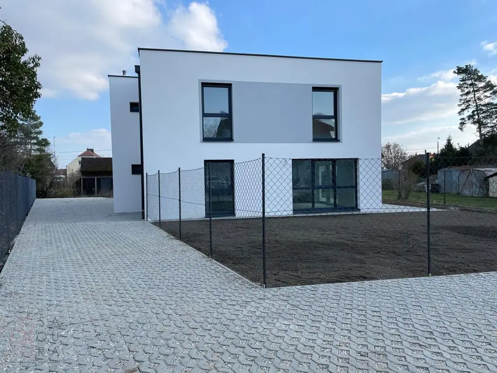 Modernes Neubauhaus für Kurzzeit- und Firmenvermietung in Gerasdorf bei Wien