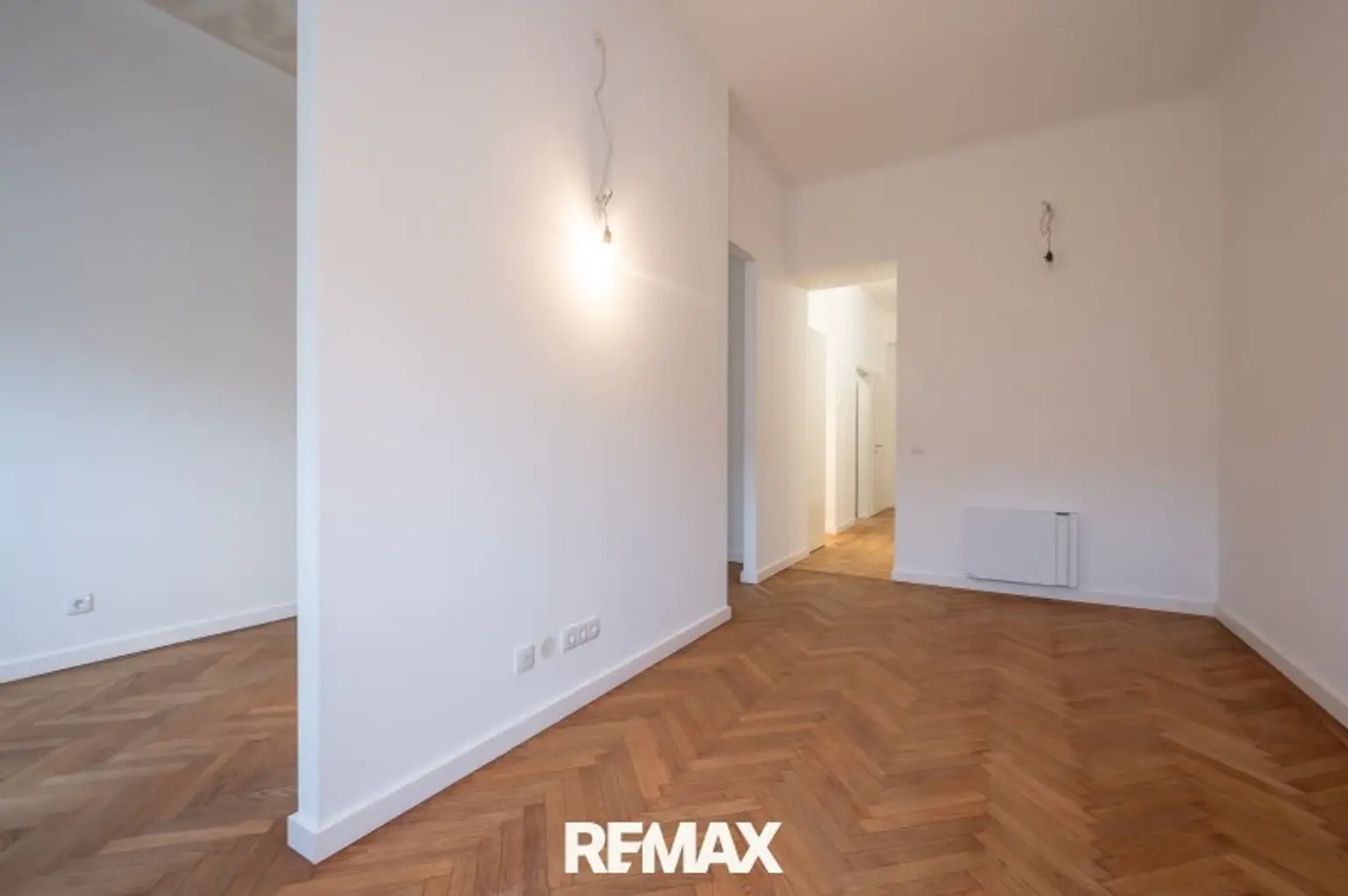 Wohnbereich | Sicht zum Schlafbereich