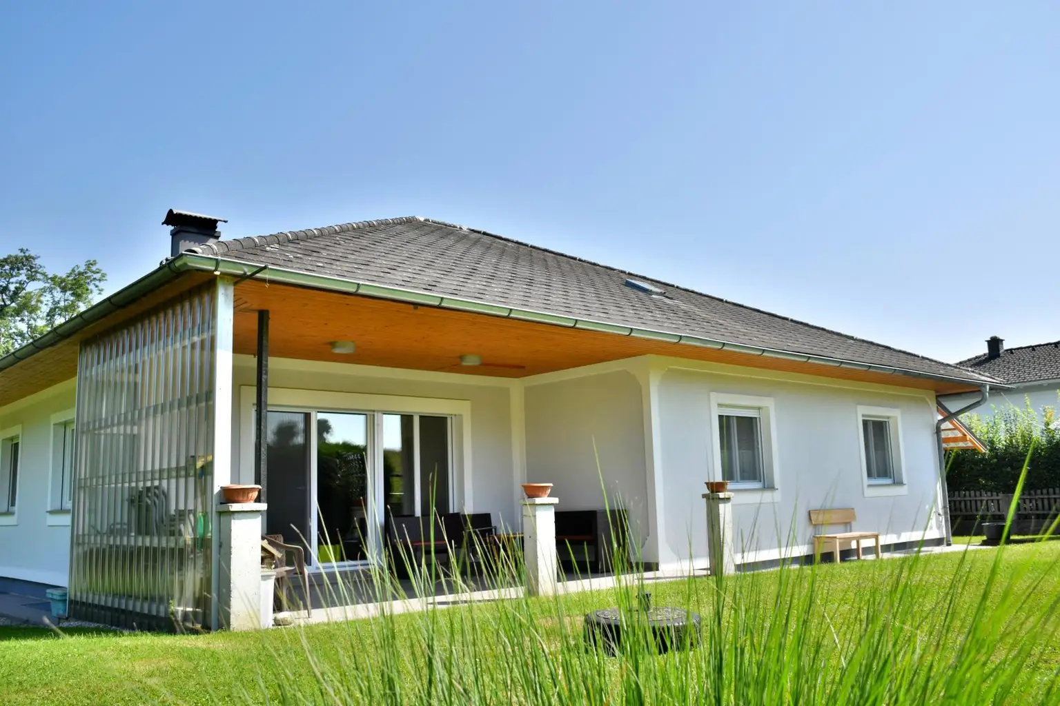 Vollunterkellerter Bungalow mit großem sonnigen Grundstück