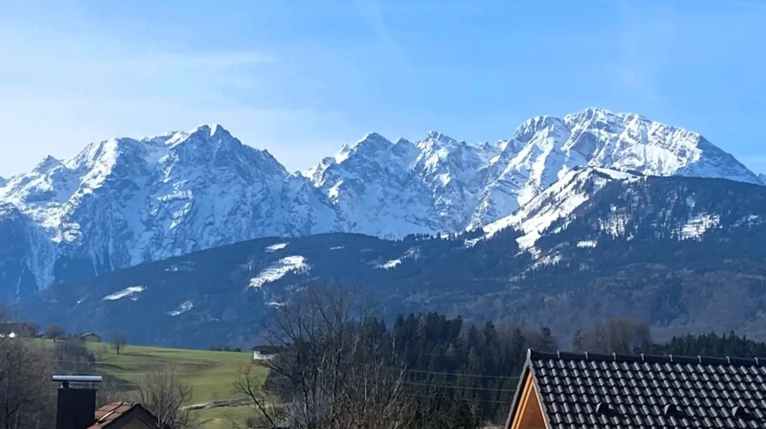 Modernes Eckreihenhaus in Adnet