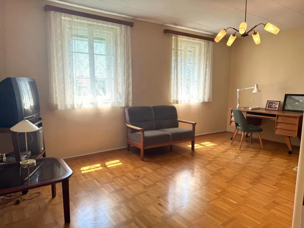 "Einfamilienhaus mit 2535m² großem Grundstück!"
