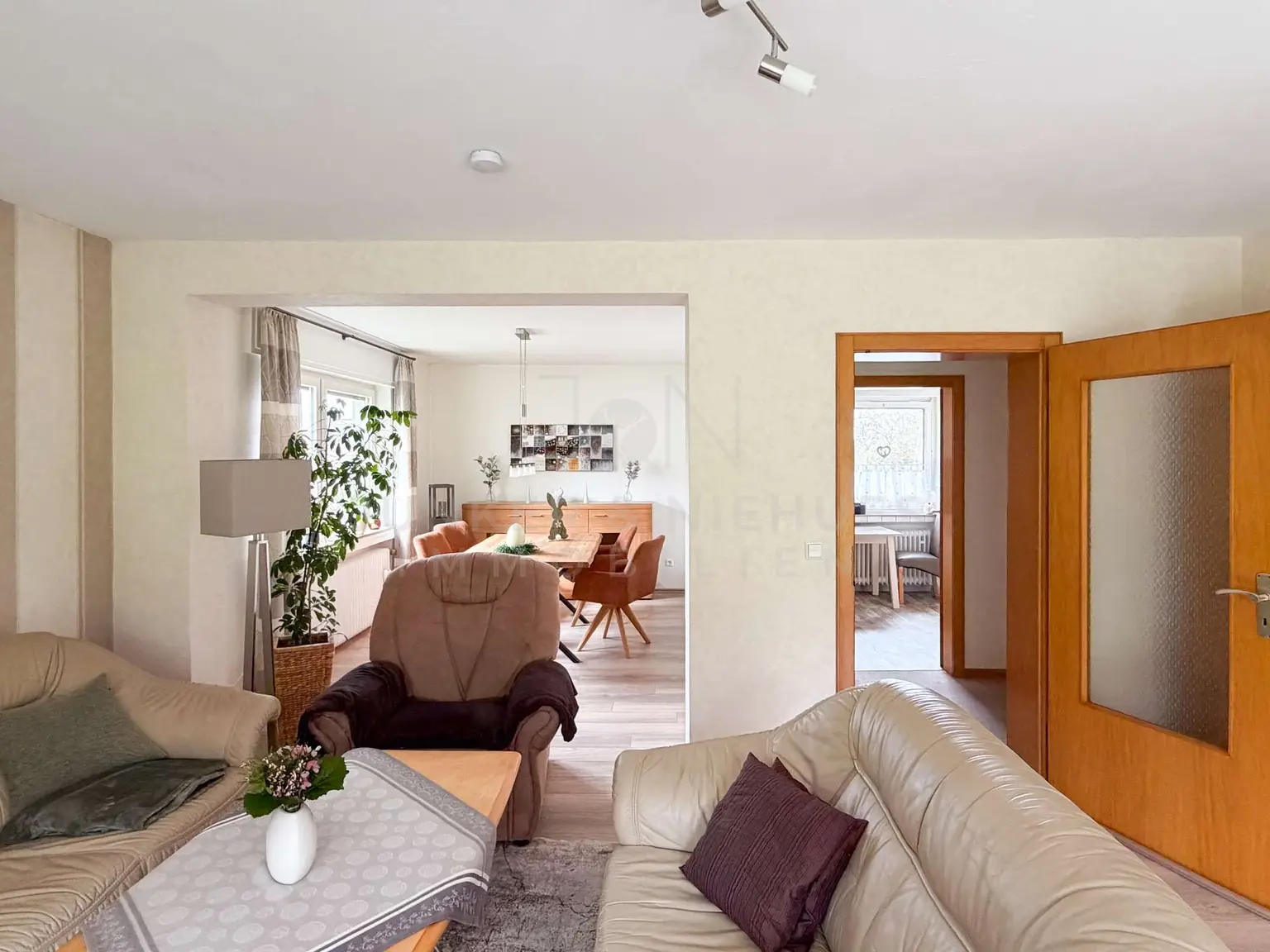 Wohn- und Essbereich EG