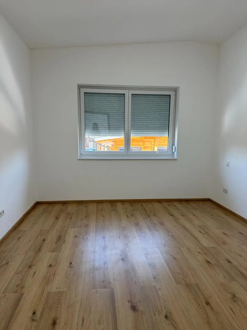 Exklusiv wohnen im Grünen – 4-Zimmer-Neubauwohnung mit Balkon zu kaufen