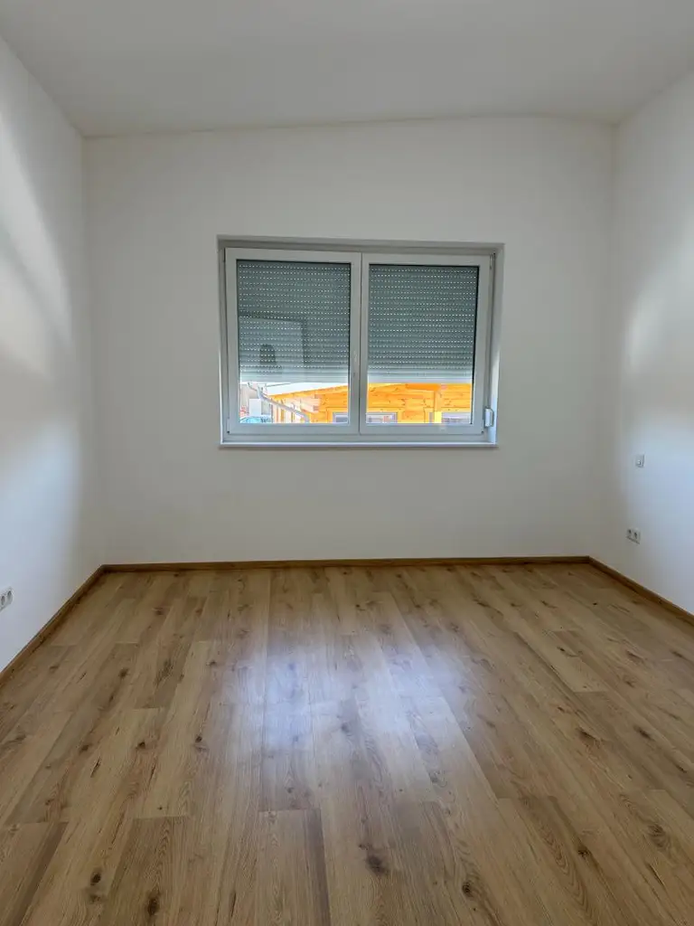 Exklusiv wohnen im Grünen – 4-Zimmer-Neubauwohnung mit Balkon zu kaufen