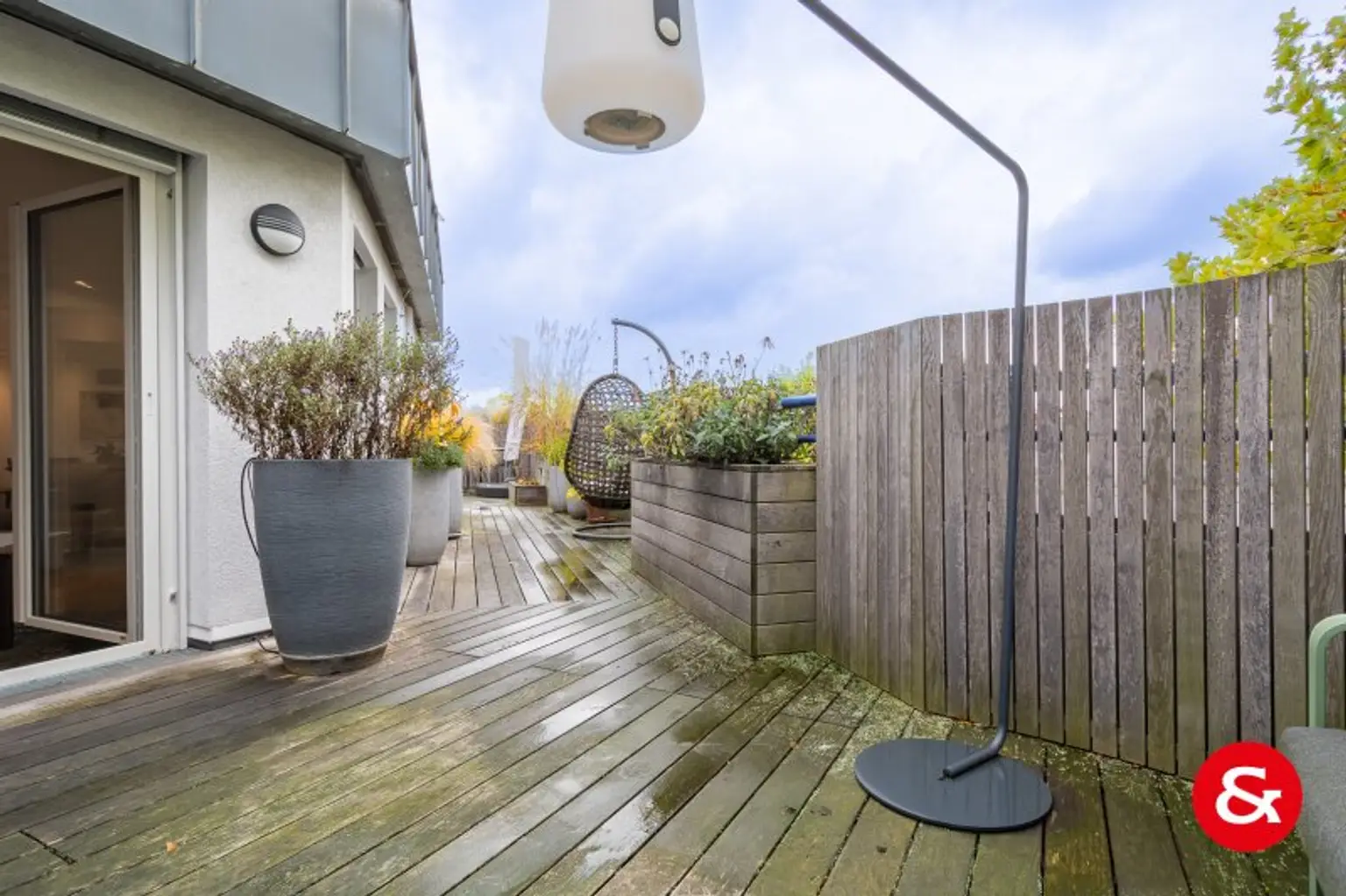 Sonnige 6-Zimmer-Terrassenwohnung mit 2 Garagenplätzen! | auch auf 2 Wohnungen teilbar!