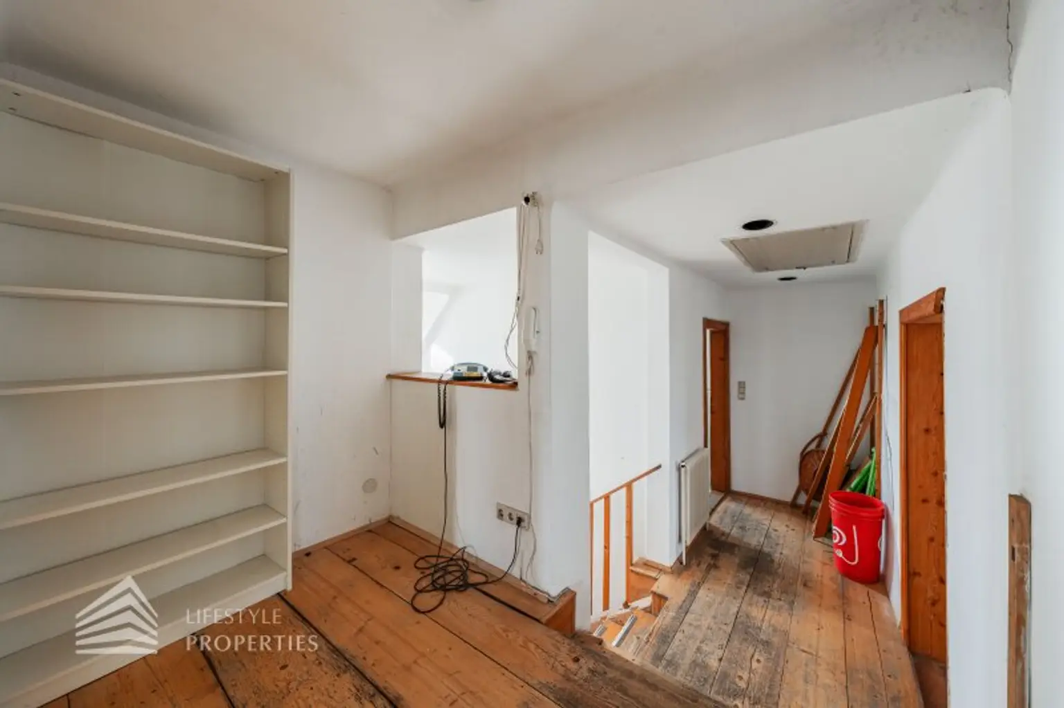 Exklusives Baugrundstück in einzigartiger Lage mit Einreichplanung!