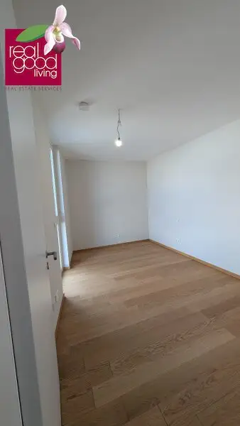 Erstbezug: Akonti für Warmwasser und Heizung inkludiert! Entzückende 2 Zimmerwohnung mit einer kleinen, aber feinen Loggia in sehr guter Infrastrukturlage