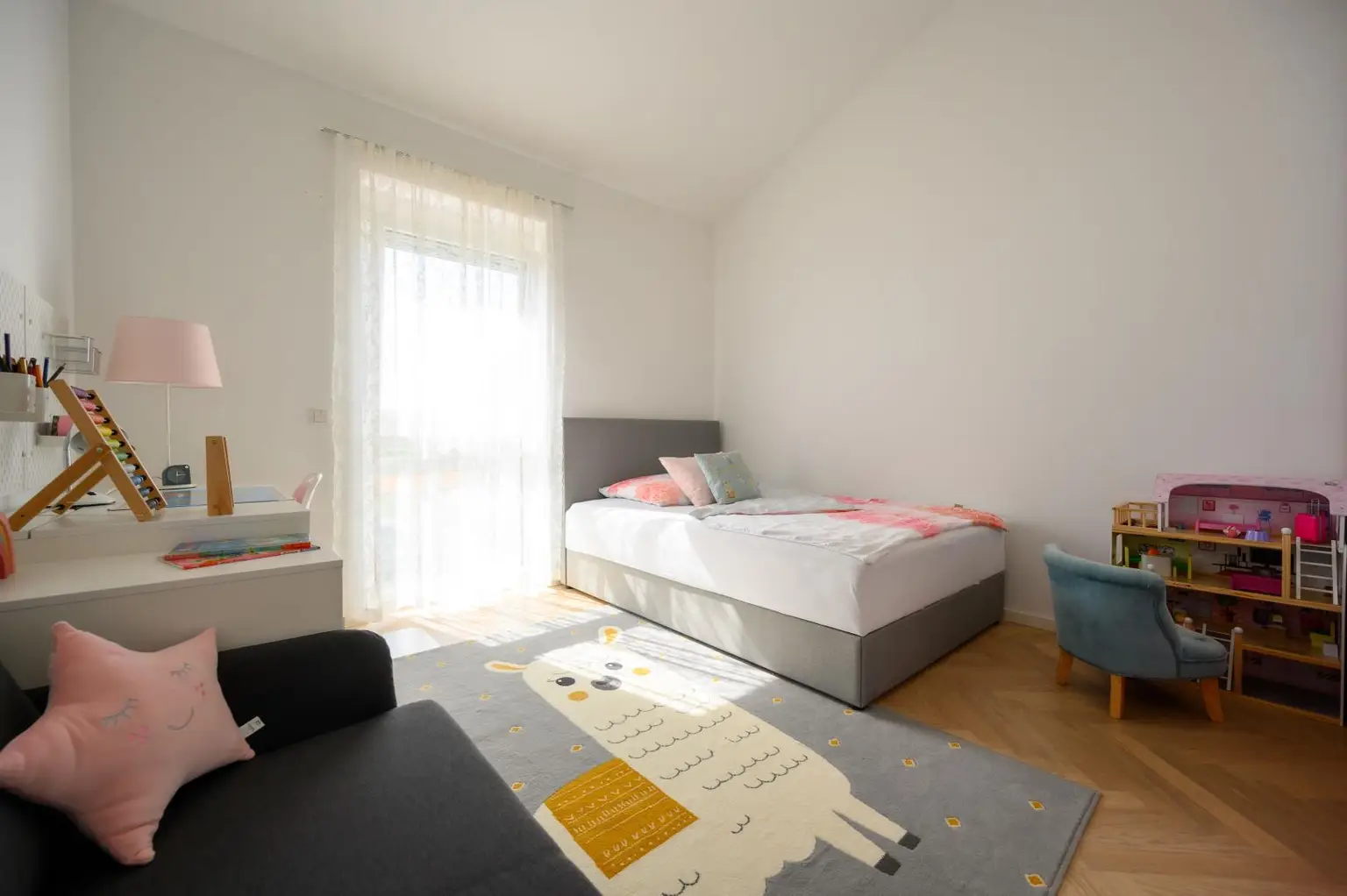 Provisionsfreie Doppelhaushälfte mit 162 m² Nutzfläche, Terrasse und Sonnengarten samt 2 Parkplätzen