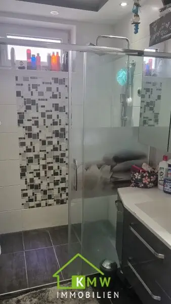 NEU AM MARKT: Wohnhaus am Waldrand