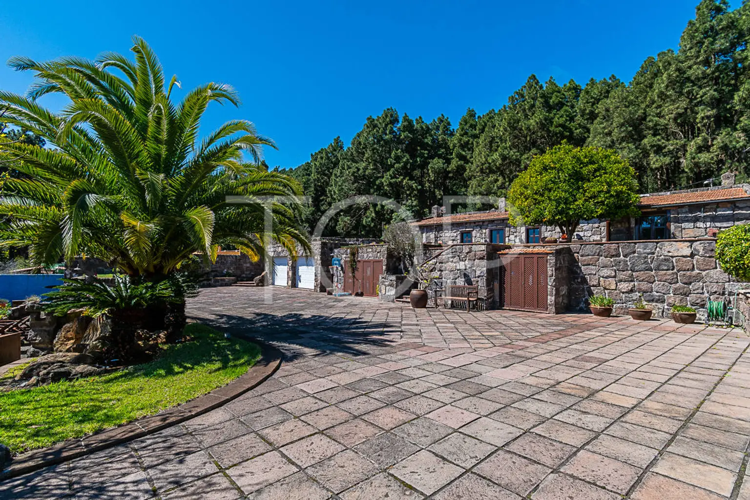 House-La-Esperanza-Facade-Tenerife-5