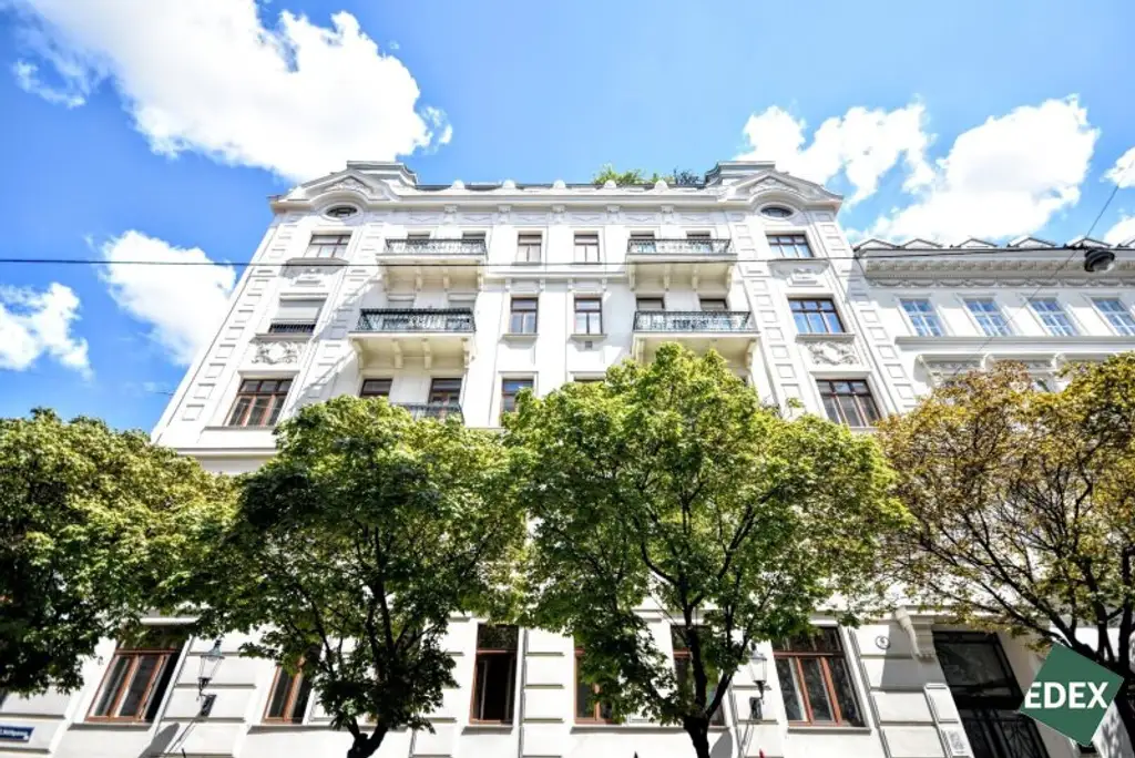 6-Zimmer Altbauwohnung mit Balkon und Klimaanlage in attraktiver Lage des 7. Bezirks