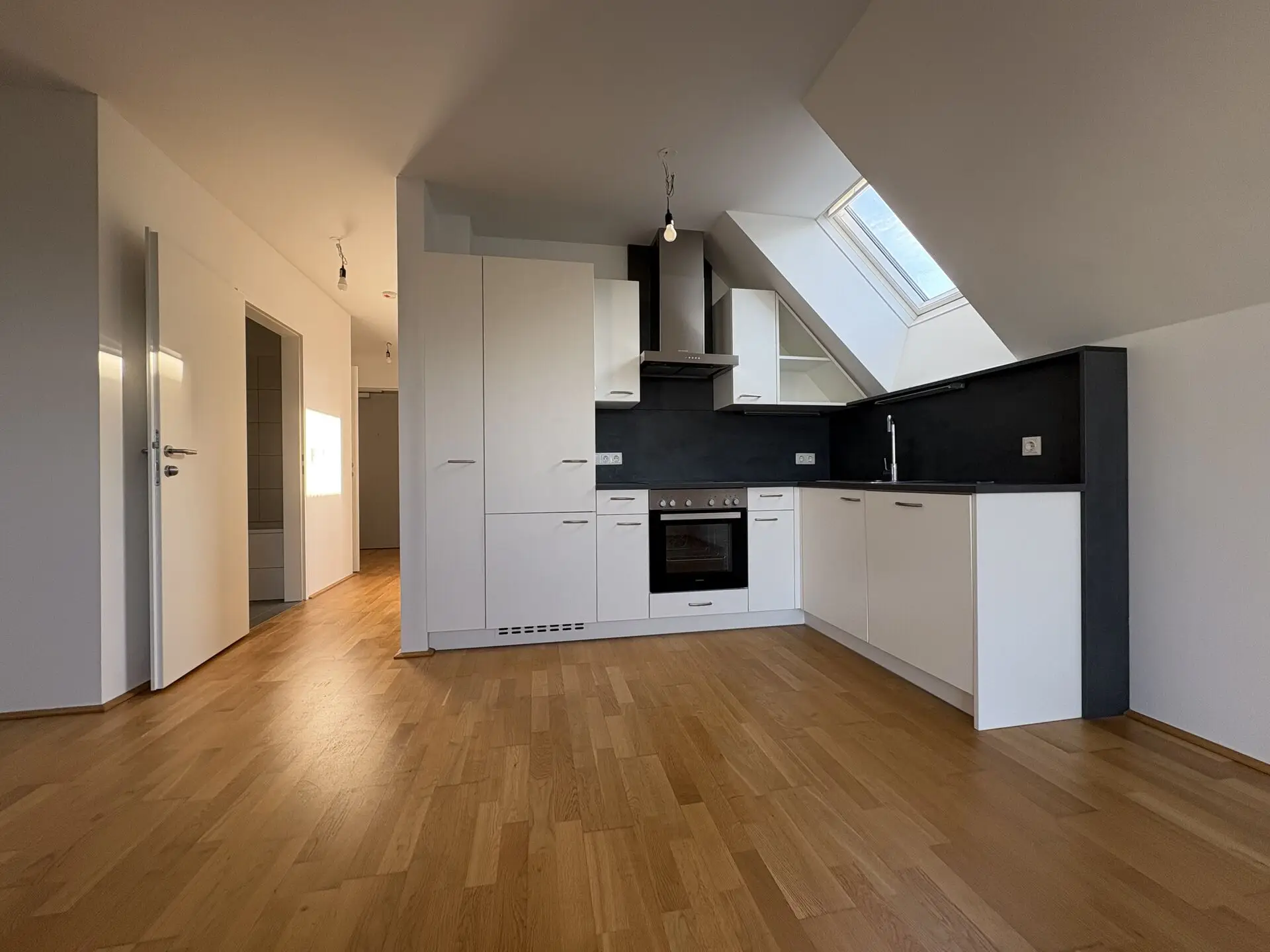 20251014_070402690_iOS