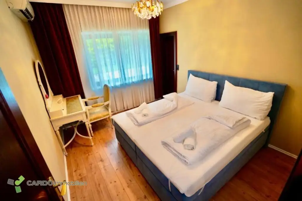 Wohnen oder Baubewilligtes Grundstück für ca. 615,15m² Wohnfläche, ca. 91,48m² Terrassen, 13 Garagenplätze