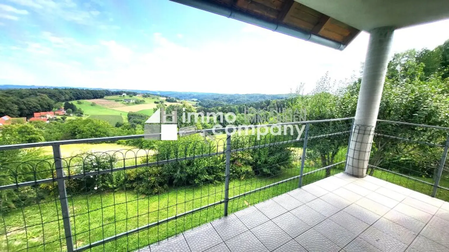 Provisionsfrei! "Haus am Berg" - Wohnen über den Wolken mit Blick bis zur Riegersburg