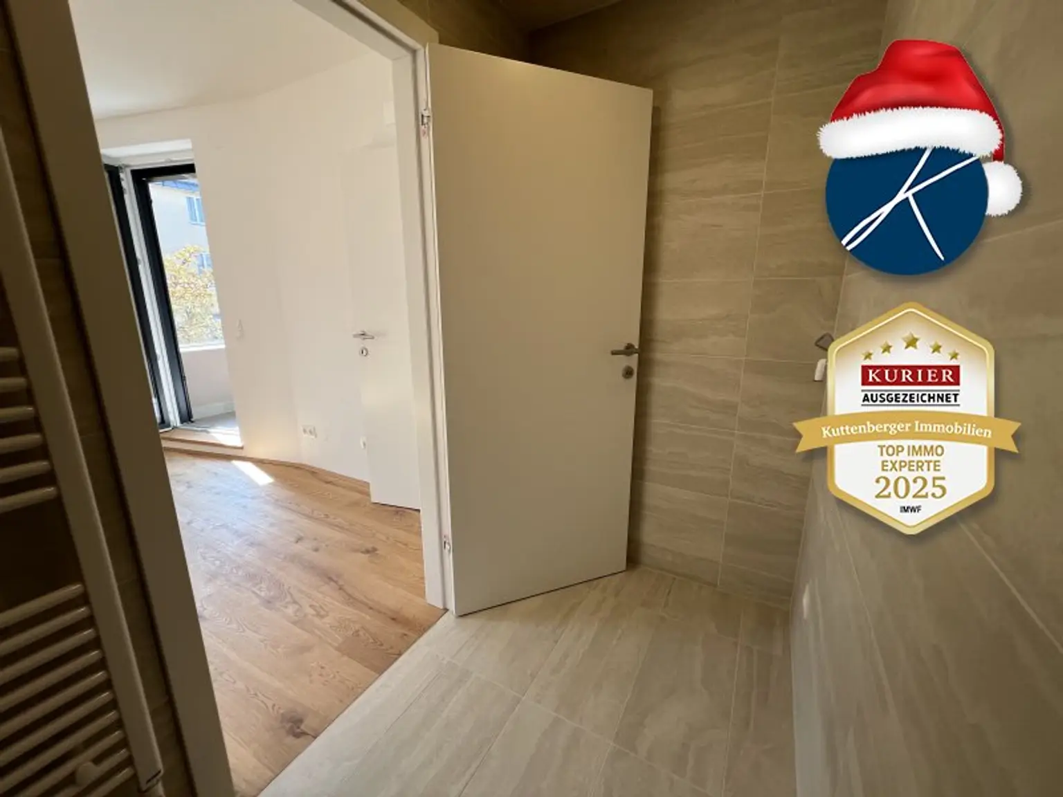 an Schlafzimmer angeschlossenes Bad